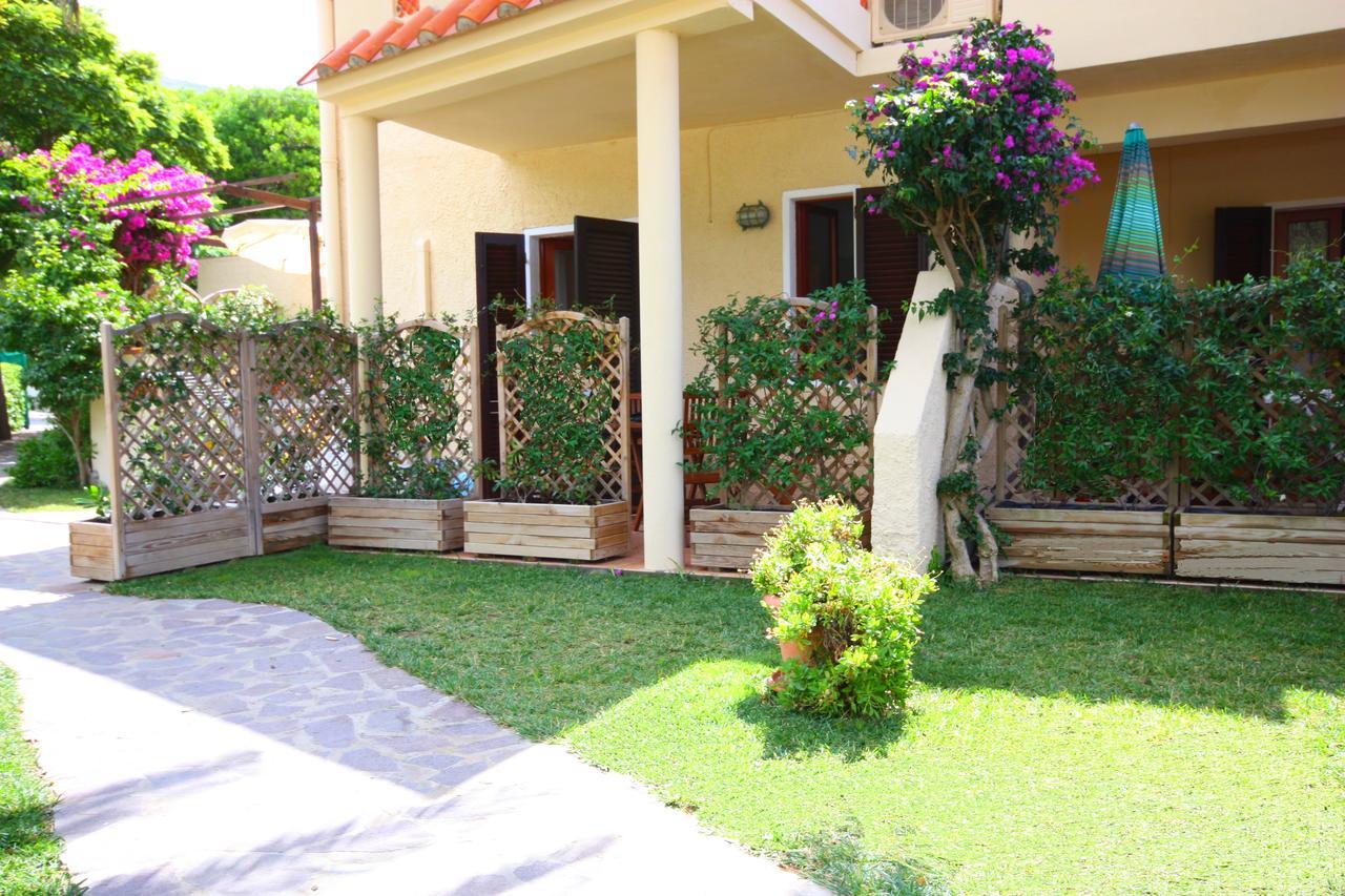 Albatros Aparthotel Capoliveri  Exterior photo