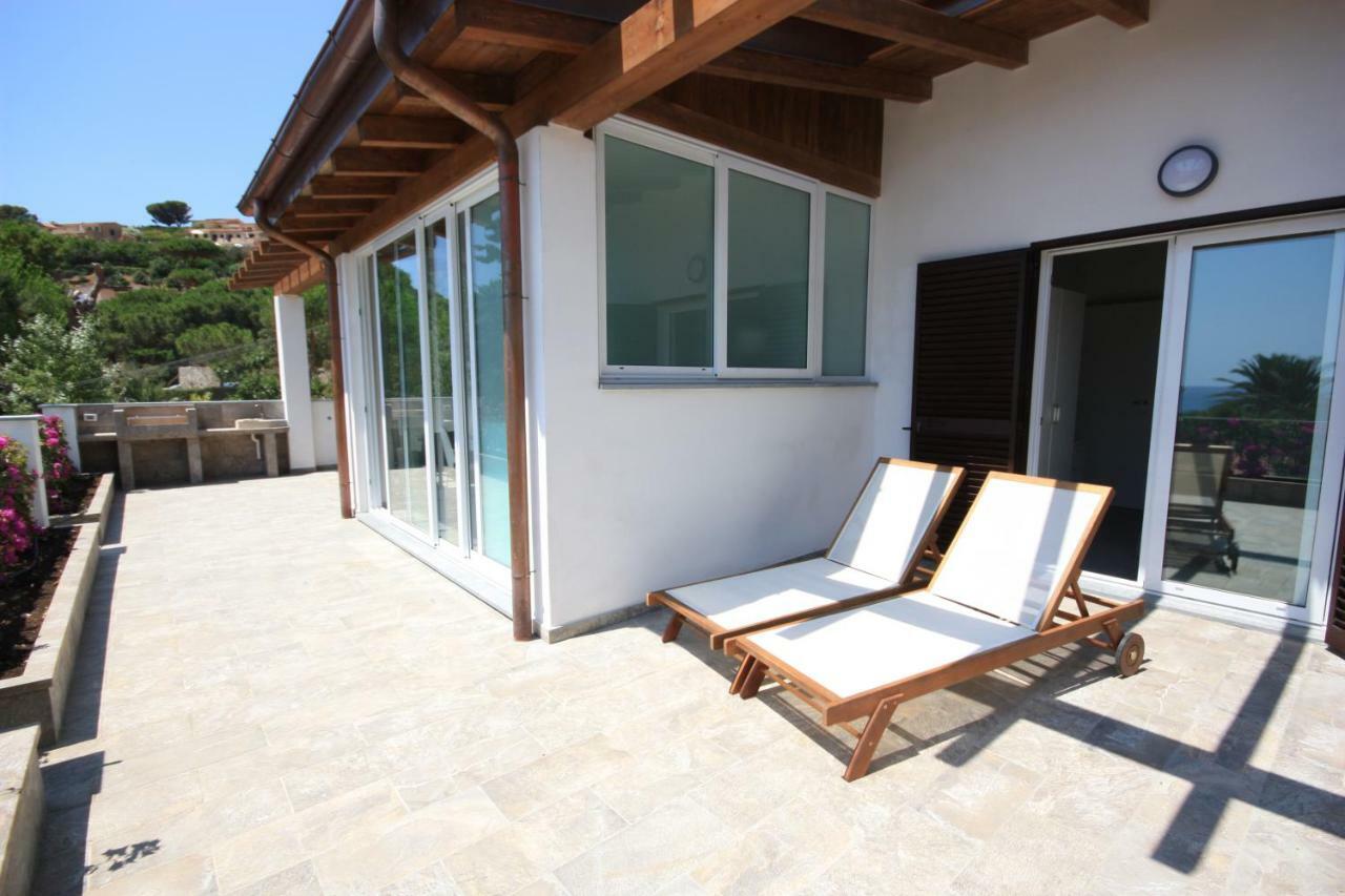 Albatros Aparthotel Capoliveri  Exterior photo